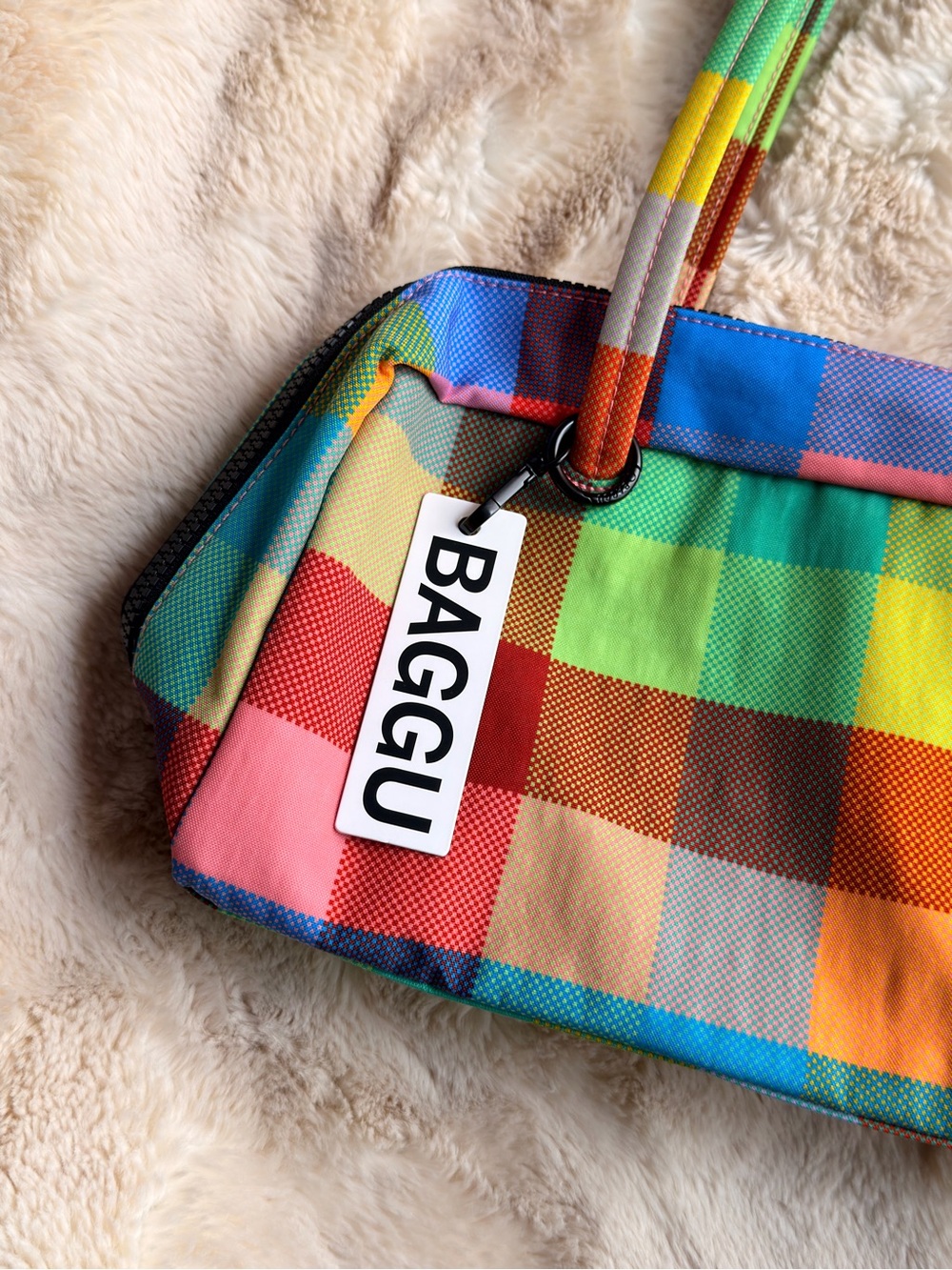 BAGGU Bowler Bag in Madras | UO Exclusive NWT - Picture 2 of 5